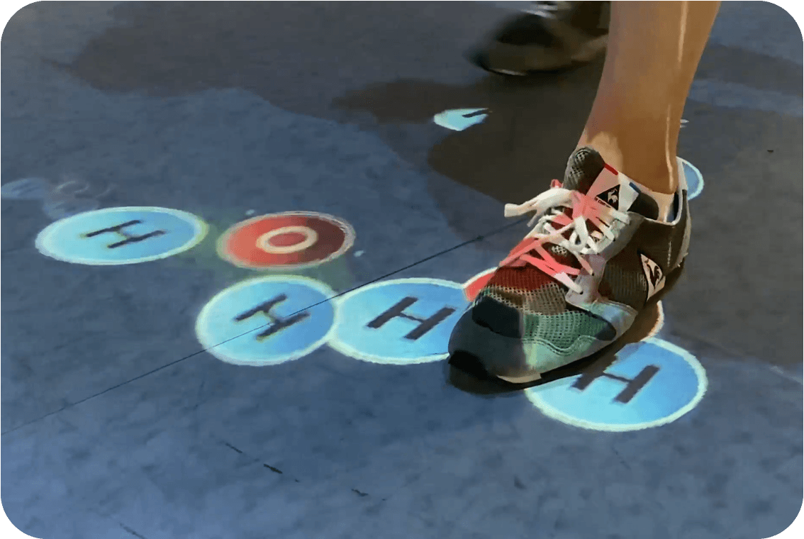Sensorbasiertes Fuss-Tracking f&uuml;r die riesige Interaktionsfl&auml;che in der Sonderausstellung Waserstoffmobilit&auml;t